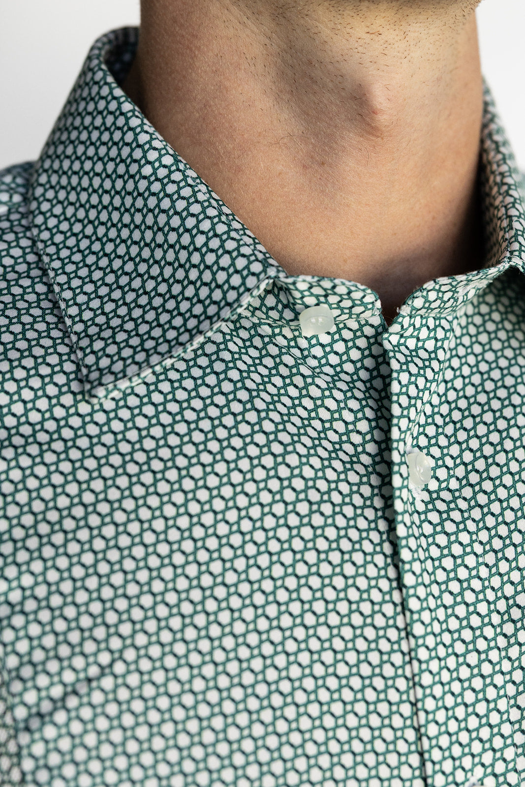 Men's HEX Nº 6 WorkShirt in Emerald, close-up of collar and hex pattern