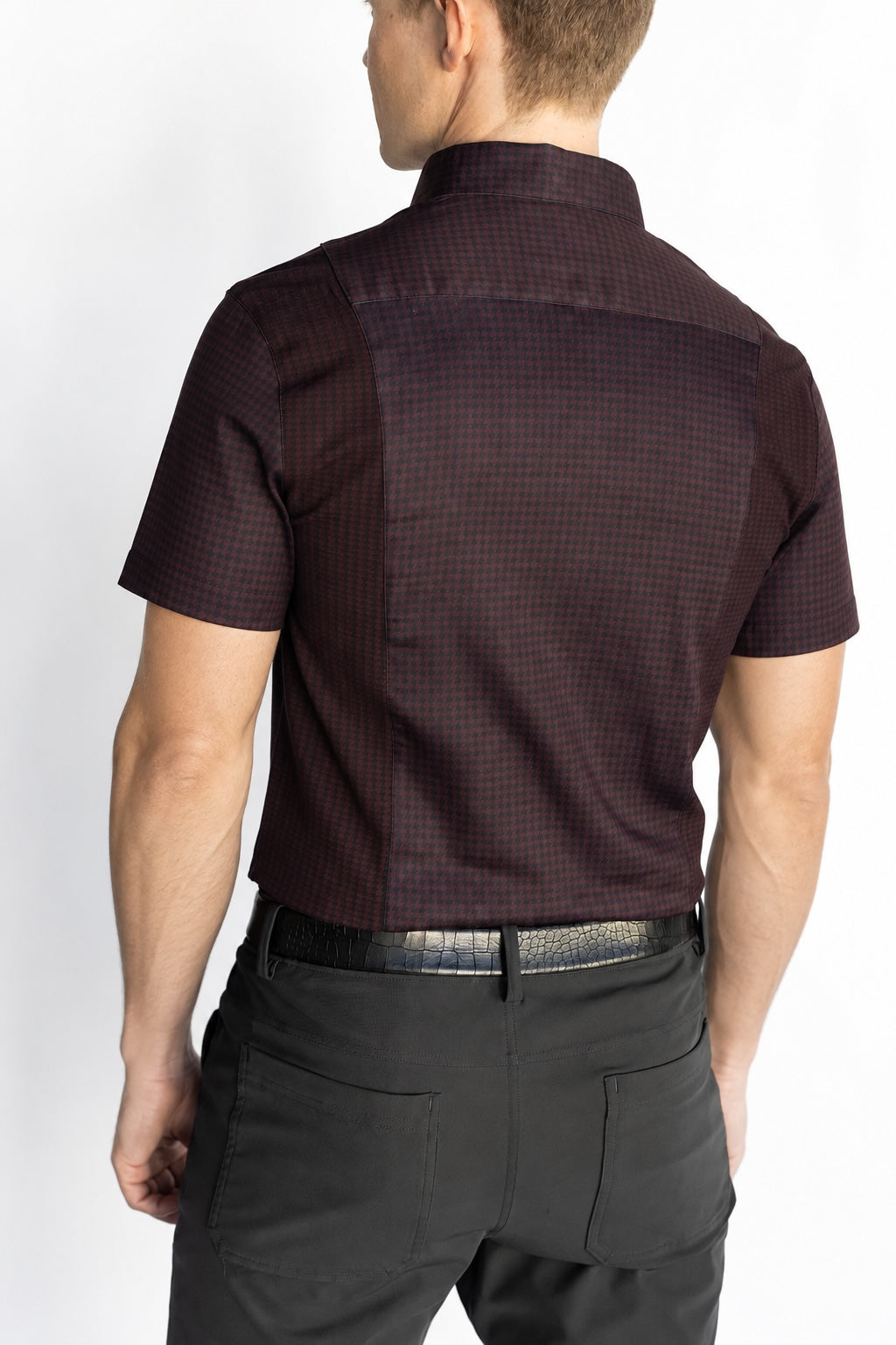 Back view of the men's short-sleeve Bordeaux Arrowhead WorkShirt showing the burgundy and black geometric pattern and tailored fit.